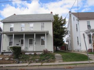 15 Church St, Bellegrove, PA 17003-1305