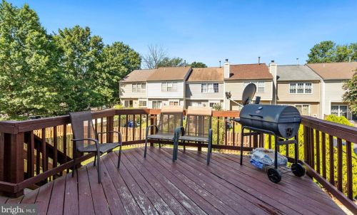 605 Warrenton Ter, Leesburg VA  20176-2466 exterior