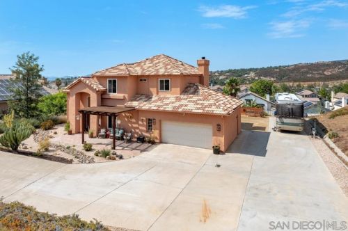 1497 Miss Elle Way, Alpine CA  91901-3981 exterior