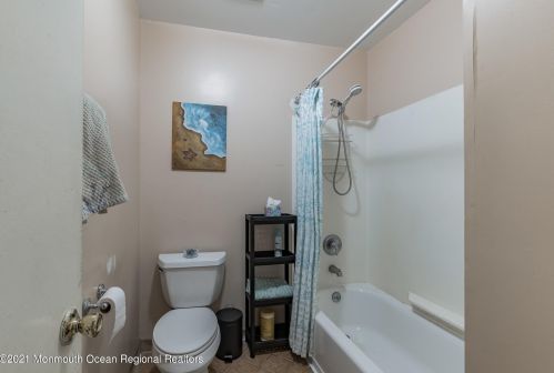 41 Kingsley Way, East Freehold NJ  07728-1675 exterior