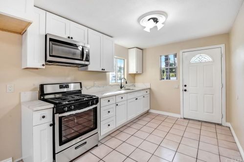 451 Kelly Ln, Colton CA  92324-2017 exterior