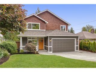 7706 32nd Ave, Seattle WA  98118-4002 exterior
