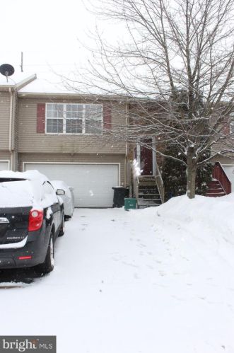 131 Norlawn Cir, Lancaster PA 17601-2669 exterior