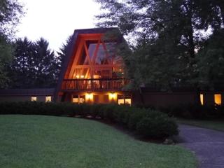 7609 Norham Rd, Columbus, OH 43235-1745