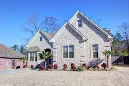 131 Summit Dr, North Little Rock, AR 72113-5940