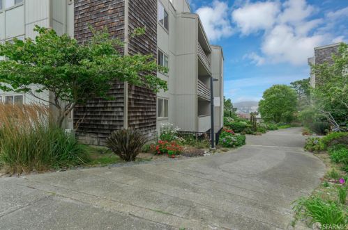 349 Philip Dr, Daly City CA  94015-2480 exterior
