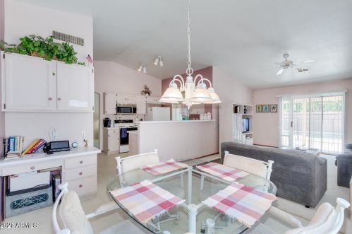 393 Amoroso Dr, Gilbert AZ 85233-7204 exterior