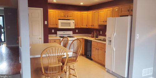 4062 Darius Dr, West Enola PA  17025-1475 exterior