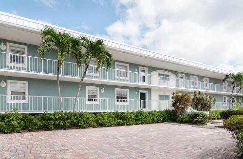 1100 Little Neck Ct, Naples, FL 34102-0573