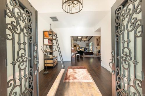 14639 Albers St, Van Nuys CA 91411-3713 exterior