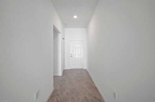 1630 7th Ave, Naples, FL 33939-2419