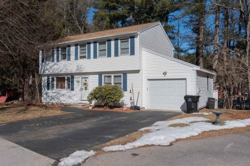 35 Copperfield Dr, Nashua, NH 03062-1218