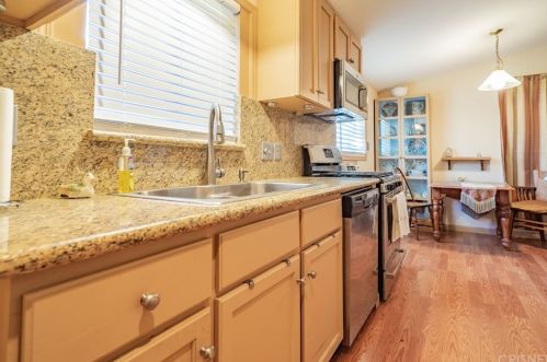 2018 Lingard St, Lancaster CA 93536-1405 exterior