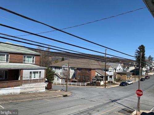 108 Phillips St, Coaldale, PA 18218-1528