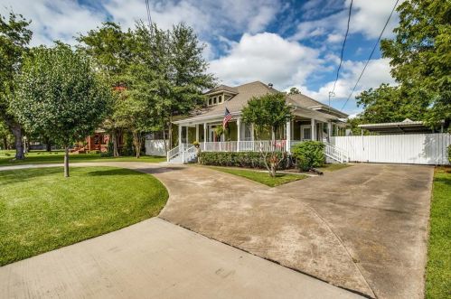 3911 Stonewall St, Greenville, TX 75401-5250
