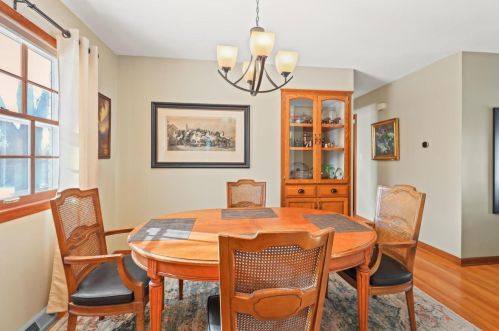 5353 Lakeview Dr, Greendale WI 53129-1930 exterior