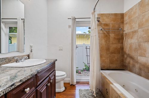 250 10th St, Delray Beach FL  33444-4048 exterior