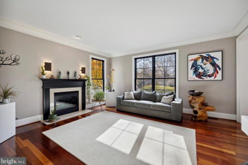 10 Devonshires Ct, Blue Bell PA  19422-2560 exterior