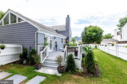 6309 Capella Ave, Springfield VA  22015-3220 exterior