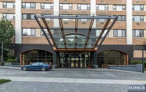 250 Gorge Rd, Cliffside Park NJ  07010-1302 exterior