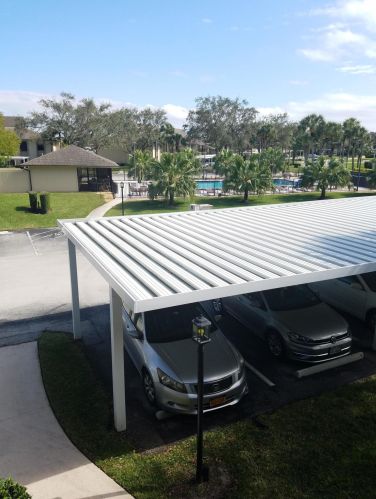27 Plantation Dr, Vero Beach, FL 32966-8218