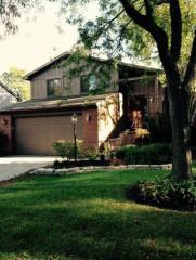 3326 Woods Mill Dr, Hilliard, OH 43026-9318