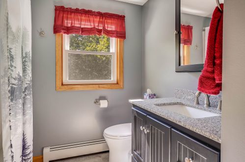 58 Long Pond Rd, Danville NH  03819-3126 exterior