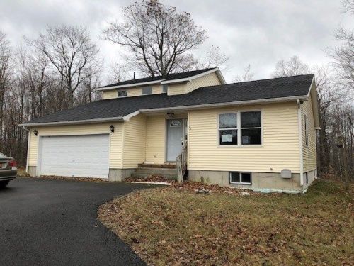 1321 Rand Hill Rd, Morrisonville, NY 12962-4113