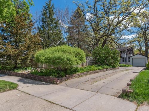 4837 Nokomis Ave, Minneapolis, MN 55417-1433