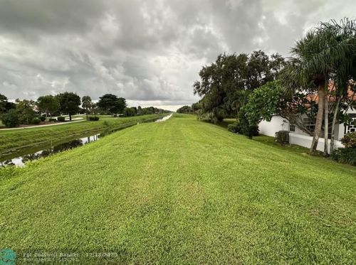 8036 Summer Shores Dr, Delray Beach FL  33446-3475 exterior