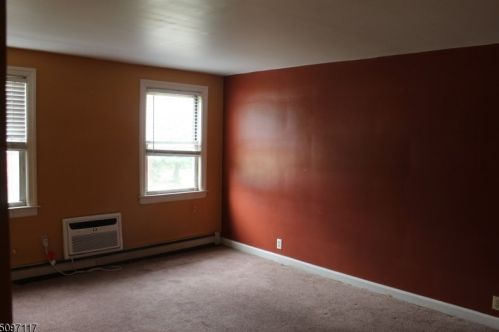 921 Front St, Plainfield, NJ 07063-1107