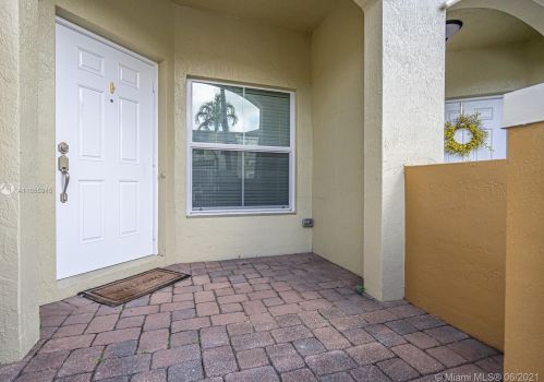 293 Lake Monterey Cir, Boynton Beach FL  33426-8443 exterior
