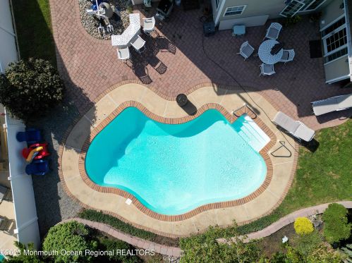 260 Oak Forest Dr, Bricktown, NJ 08724-0711