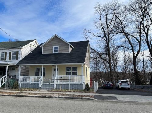 2750 Main St, New Hamburg NY  12590-1536 exterior