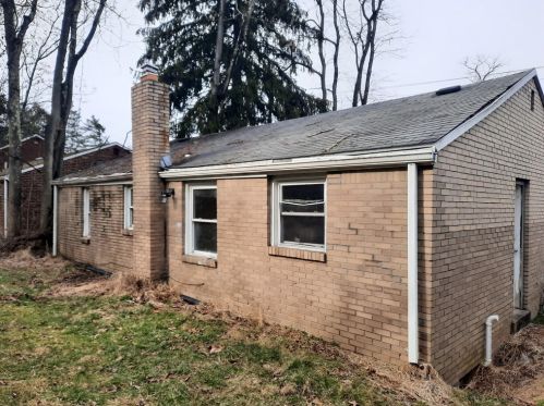 8060 Lincoln Rd, Verona PA  15147-1606 exterior