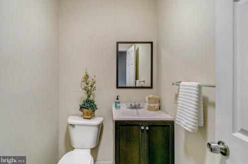 147 Thomas St, Washington DC  20001-1636 exterior