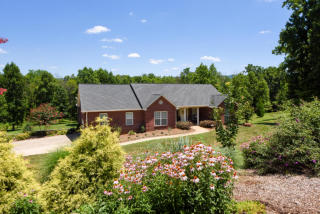 1723 Doc Hannah Rd, Maryville, TN 37803-2237