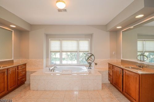 21 Patrick Henry Pl, East Amwell Township NJ  08551-1805 exterior