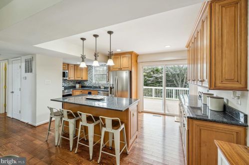 13226 Nickleson Dr, Woodbridge VA  22193-4123 exterior