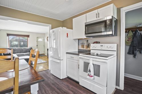 6927 35 Ave, Kenosha WI 53142-3942 exterior