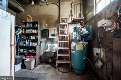 3110 Lancaster Ave, Wilmington DE  19805-1491 exterior