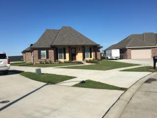 375 Port Royal Way, Houma LA  70360-3221 exterior