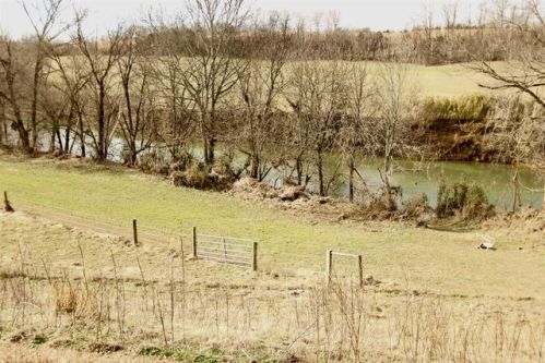 2263 Old Temperance Hall Rd, Lancaster, TN 38569-5201