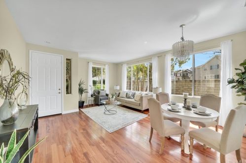 17614 Holly Dr, Long Beach, CA 90746-7402