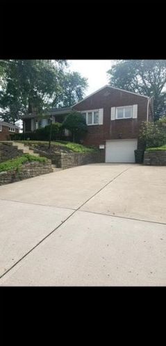 60 Windvale Dr, Pittsburgh, PA 15236-1853