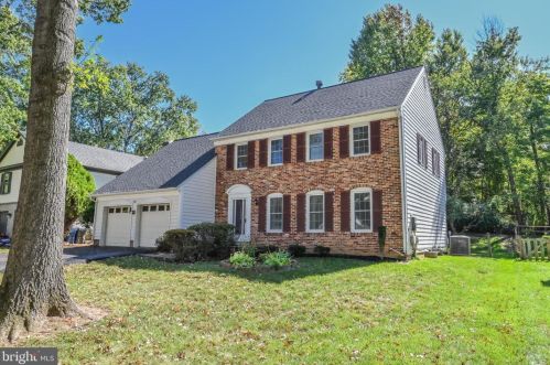 5437 Flint Tavern Pl, Springfield, VA 22015-2109