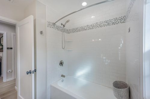 1172 Fay St, Redwood City CA  94061-2241 exterior