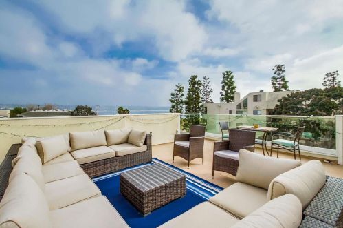 1760 La Playa Ave, San Diego CA 92109-6526 exterior