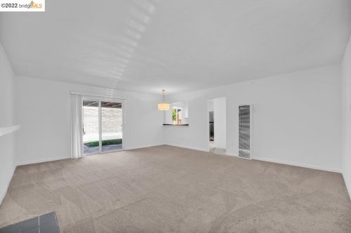 16032 Via Descanso, San Lorenzo CA  94580-2412 exterior