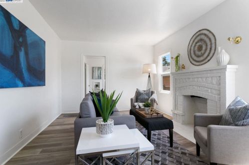 5632 Hilton St, Oakland, CA 94605-1035